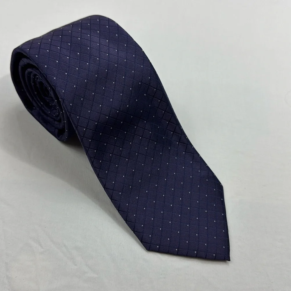 301. Calvin‎ Klein purple & black tie